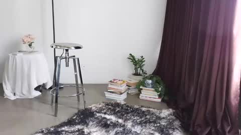 _honeyimhome online show from 06/08/26, 10:54