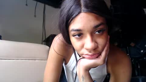 KEYLA Y SAMUEL online show from 06/25/26, 04:11