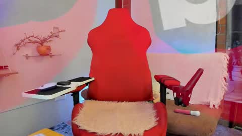 _hottie__ online show from 09/15/25, 06:52