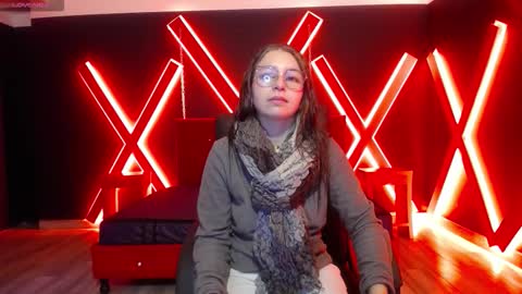 Isa online show from 11/12/25, 11:10