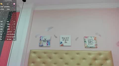 Snapshot of _jade_01 chatting on 12/19/25, 12:23 J A D E online show from 12/19/25, 12:23