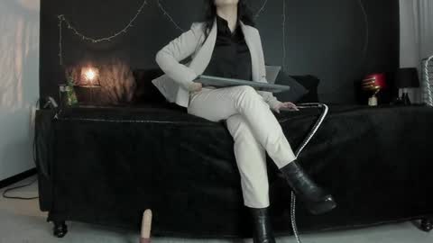 Miss Jade online show from 12/31/24, 11:42
