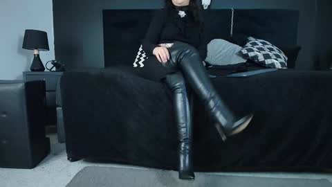 Snapshot of _jade_16 chatting on 10/20/25, 11:43 Miss Jade online show from 10/20/25, 11:43