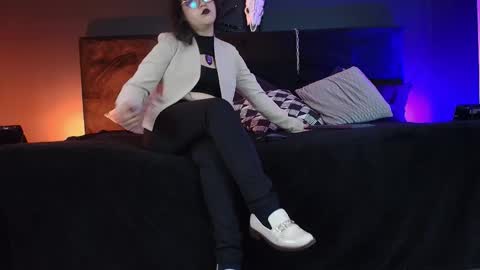 Snapshot of _jade_16 chatting on 10/25/25, 12:02 Miss Jade online show from 10/25/25, 12:02