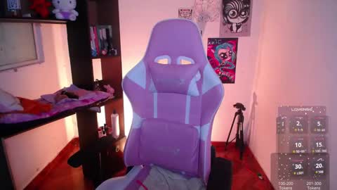 _jadee_p_ online show from 12/16/25, 04:28