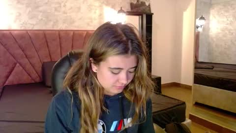 _jeessy online show from 10/22/25, 08:36