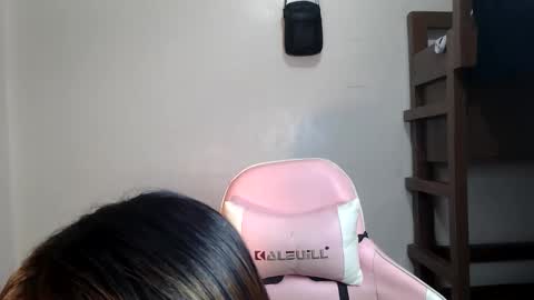 Snapshot of _jennn chatting on 06/10/26, 05:56 Jen online show from 06/10/26, 05:56