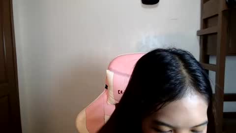 Snapshot of _jennn chatting on 06/14/26, 10:23 Jen online show from 06/14/26, 10:23