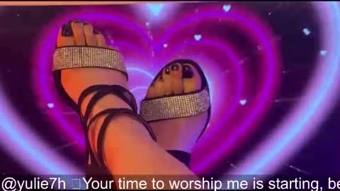 Snapshot of _jessy_moon_ chatting on 09/21/25, 08:32 ... online show from 09/21/25, 08:32