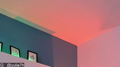 Snapshot of _jessy_moon_ chatting on 11/11/25, 07:14 ... online show from 11/11/25, 07:14