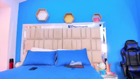 Snapshot of _johnson_alana chatting on 09/27/25, 12:32 _johnson_alana online show from 09/27/25, 12:32