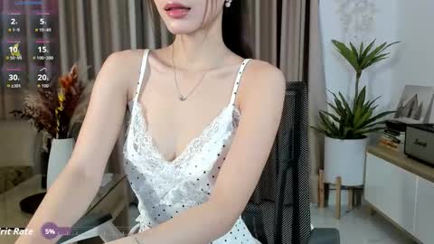 _joliie_ online show from 11/17/25, 04:35