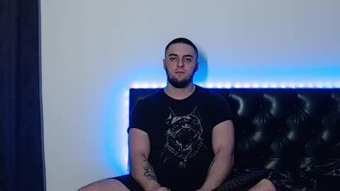 Snapshot of _joni_new_ chatting on 10/22/25, 03:29 Joni online show from 10/22/25, 03:29