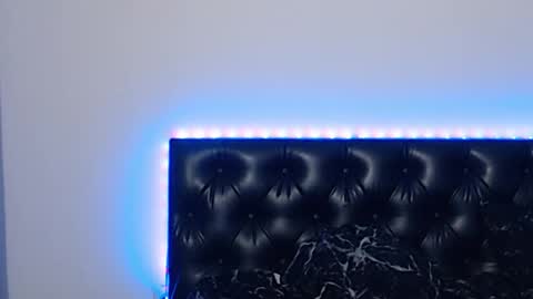 Snapshot of _joni_new_ chatting on 10/30/25, 03:19 Joni online show from 10/30/25, 03:19