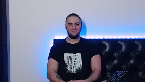 Snapshot of _joni_new_ chatting on 11/06/25, 04:02 Joni online show from 11/06/25, 04:02