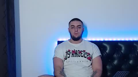 Snapshot of _joni_new_ chatting on 11/08/25, 04:01 Joni online show from 11/08/25, 04:01