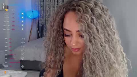 Snapshot of _just_a_queen_3 chatting on 10/21/25, 05:13 _just_a_queen_3 online show from 10/21/25, 05:13