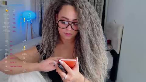 _just_a_queen_3 online show from 11/10/25, 12:59