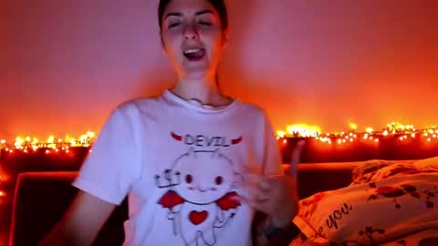 _just_a_simple_girl online show from 10/19/25, 03:34