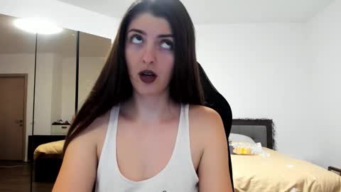 Snapshot of _just_a_simple_girl chatting on 11/06/25, 01:34 _just_a_simple_girl online show from 11/06/25, 01:34