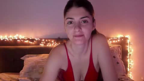 Snapshot of _just_a_simple_girl chatting on 11/24/25, 02:39 _just_a_simple_girl online show from 11/24/25, 02:39