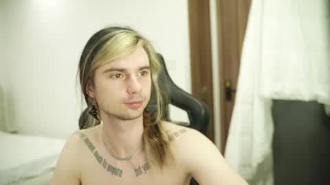 Snapshot of _just_funk_ chatting on 06/04/26, 11:33 My song - online show from 06/04/26, 11:33