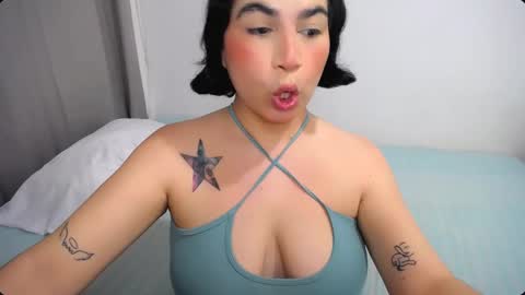 Snapshot of _kade69_ chatting on 10/19/25, 01:28 KADE online show from 10/19/25, 01:28