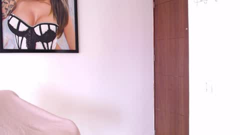 Snapshot of _kerryleen chatting on 06/26/26, 05:28 Dani online show from 06/26/26, 05:28