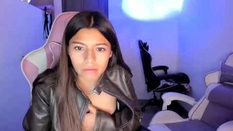 Snapshot of _khloe_sweet chatting on 09/18/25, 12:23 khloe sweet online show from 09/18/25, 12:23