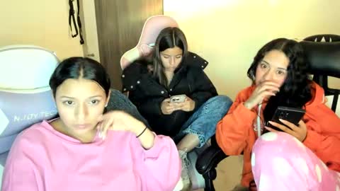 Snapshot of _khloe_sweet chatting on 10/02/25, 02:18 khloe sweet online show from 10/02/25, 02:18