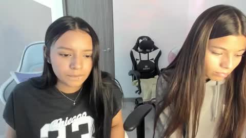 Snapshot of _khloe_sweet chatting on 10/22/25, 04:51 khloe sweet online show from 10/22/25, 04:51