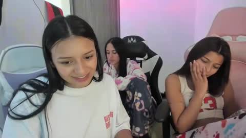 Snapshot of _khloe_sweet chatting on 10/31/25, 05:14 khloe sweet online show from 10/31/25, 05:14