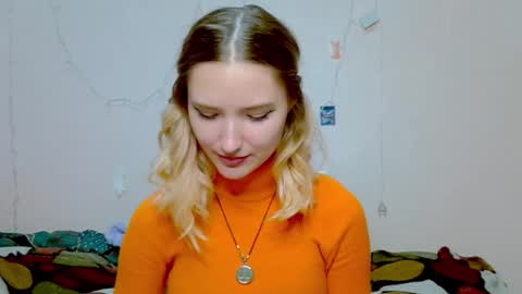 _kikiclark_ online show from 10/02/25, 09:00