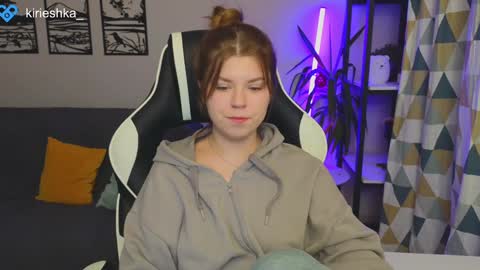 Molly   Emily online show from 12/05/24, 04:34