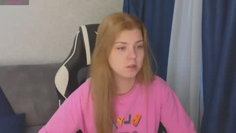 Molly   Emily online show from 10/12/25, 01:21