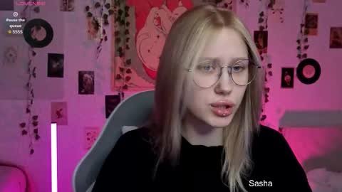 Snapshot of _kitekat_ chatting on 10/31/25, 10:38 _kitekat_ online show from 10/31/25, 10:38