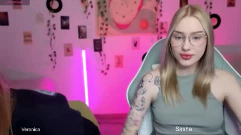 Snapshot of _kitekat_ chatting on 11/02/25, 11:12 _kitekat_ online show from 11/02/25, 11:12