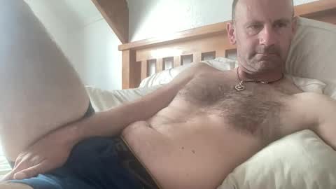 Snapshot of _kiwi_cock chatting on 11/21/25, 10:19 Kiwi online show from 11/21/25, 10:19