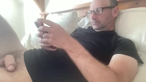 Snapshot of _kiwi_cock chatting on 11/28/25, 09:39 Kiwi online show from 11/28/25, 09:39