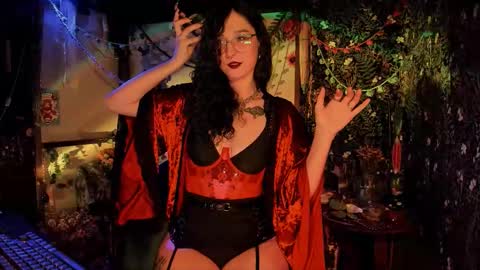 Snapshot of _lady_luna_ chatting on 10/16/25, 11:17 Lady Luna online show from 10/16/25, 11:17