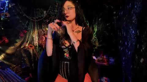 Snapshot of _lady_luna_ chatting on 11/13/25, 12:09 Lady Luna online show from 11/13/25, 12:09