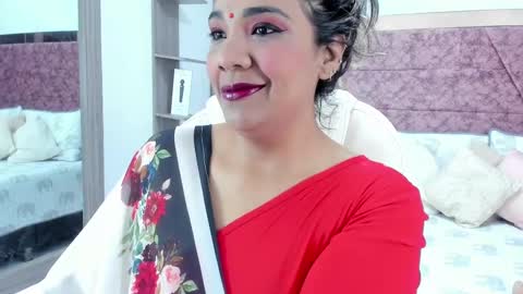 NAILHA SAJANI  online show from 02/25/25, 12:03