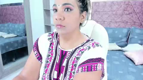 NAILHA SAJANI  online show from 03/06/25, 03:13