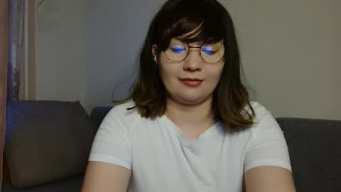 Snapshot of _lalilu_ chatting on 12/04/24, 05:27 _lalilu_ online show from 12/04/24, 05:27