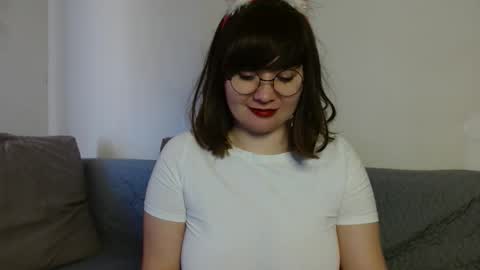 Snapshot of _lalilu_ chatting on 12/30/24, 10:32 _lalilu_ online show from 12/30/24, 10:32