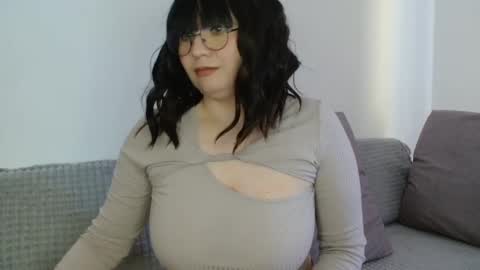 Snapshot of _lalilu_ chatting on 02/21/25, 11:22 _lalilu_ online show from 02/21/25, 11:22