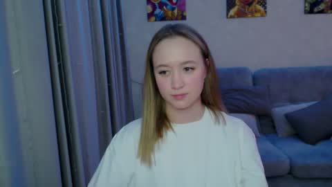 _lalune_ online show from 12/29/24, 12:09