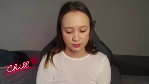 _lalune_ online show from 11/24/25, 09:53