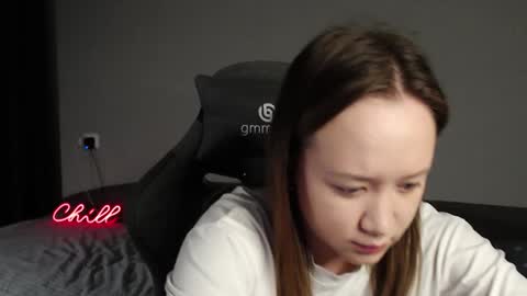 _lalune_ online show from 11/30/25, 10:30