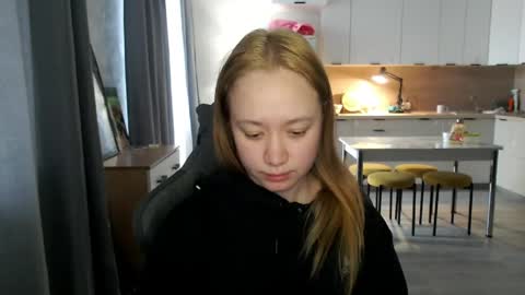 _lalune_ online show from 05/03/26, 04:07